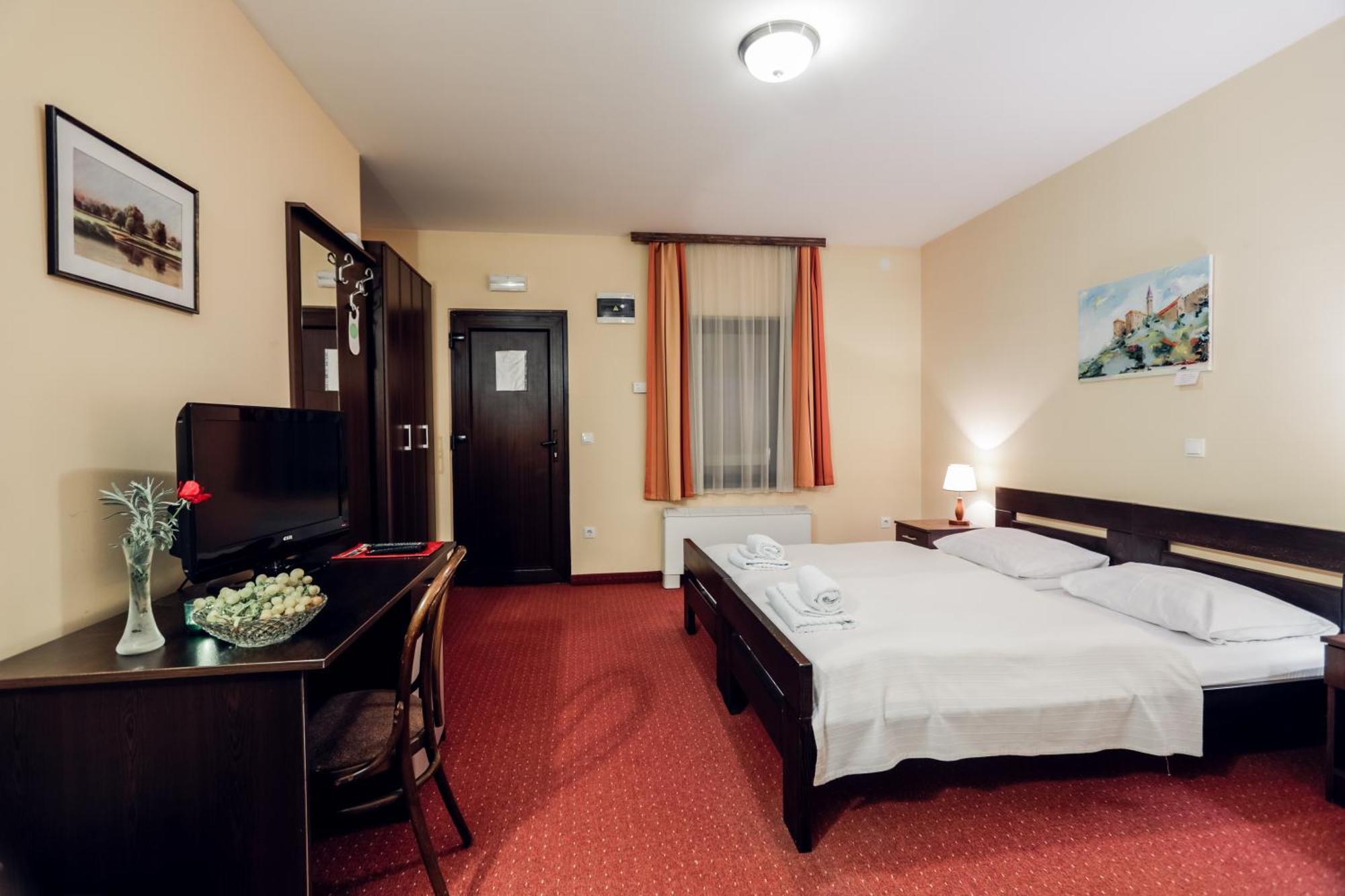 Rooms Villa Iva Ilok Exteriér fotografie